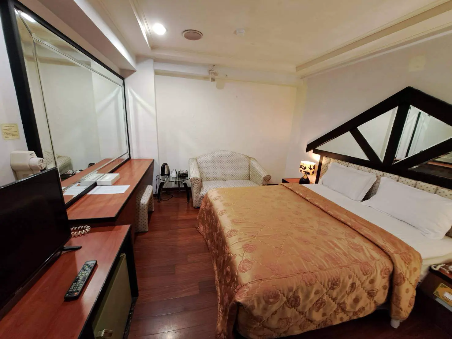 標準房（無窗）